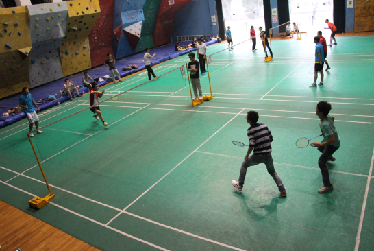 bat365官网院直党支部与“结对”学生党支部羽毛球友谊赛顺利举行 bat365官网院直党支部与“结对”学生党支部羽毛球友谊赛顺利举行