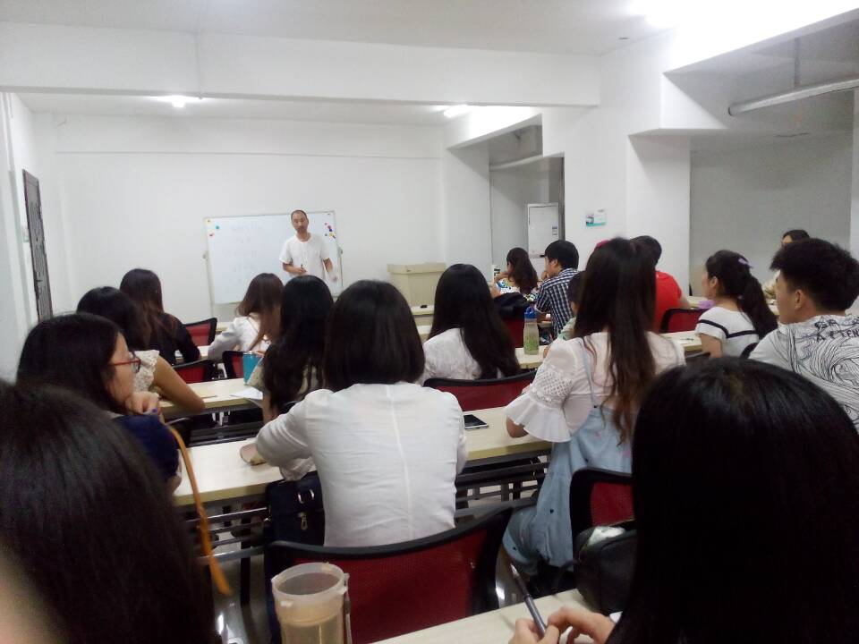 东振明学者来bat365官网心理所进行学术交流 东振明学者来bat365官网心理所进行学术交流