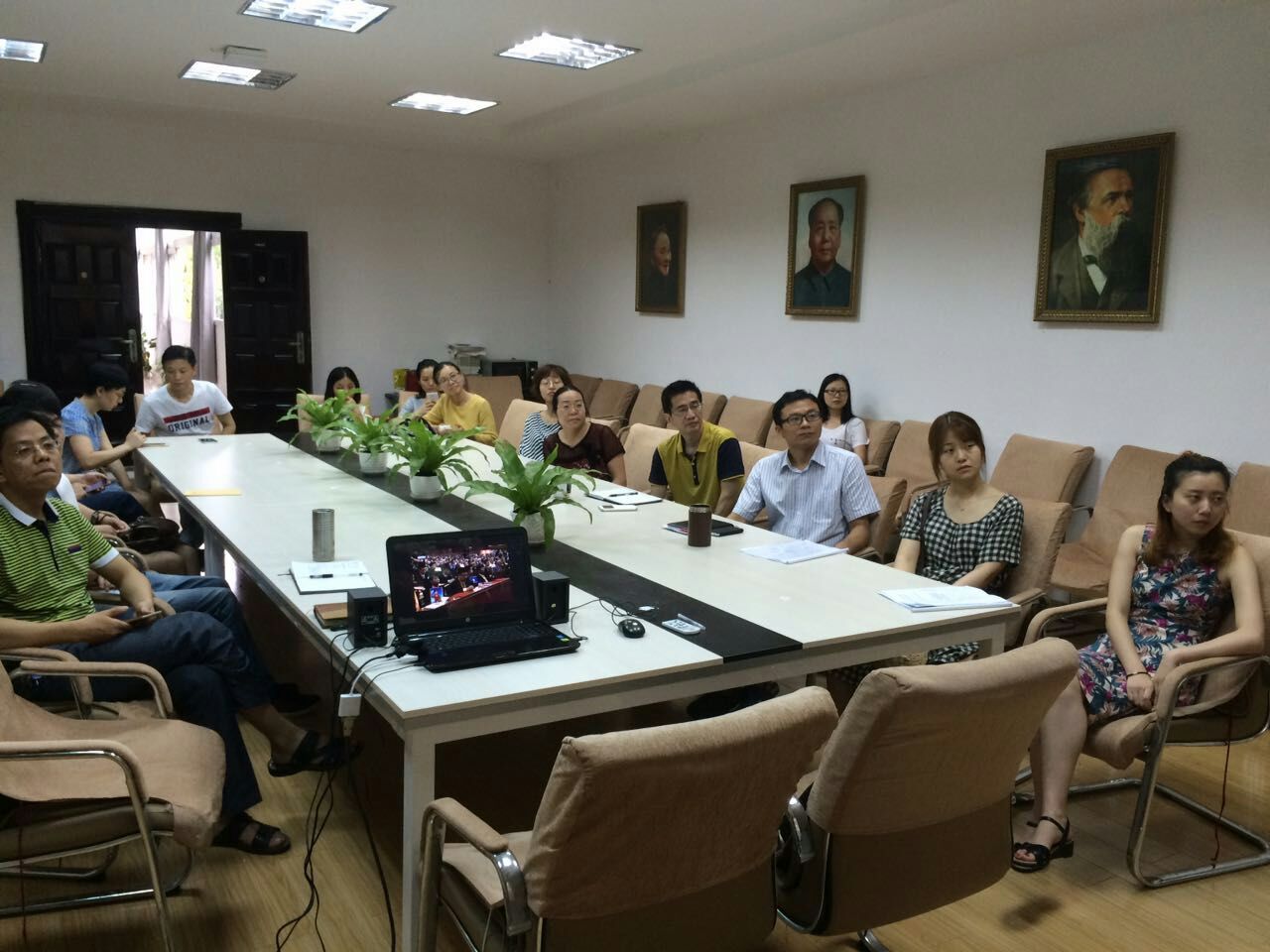 【两学一做】bat365在线中国官网登录入口组织观看建党95周年庆祝大会