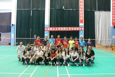bat365在线中国官网登录入口第三届羽毛球师生联谊赛顺利举办