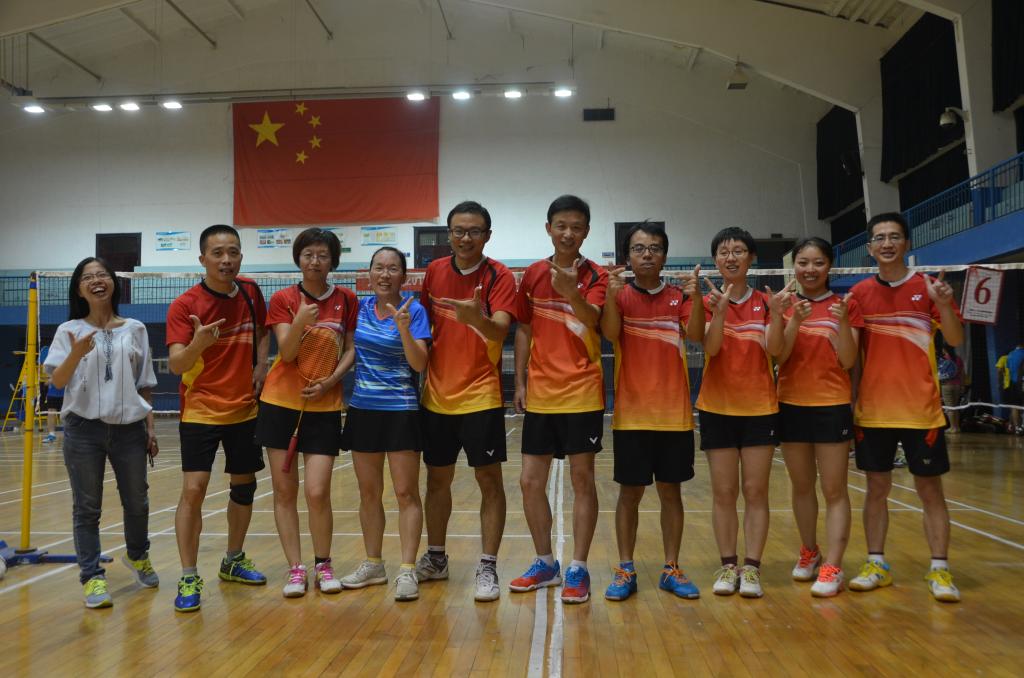 历史性突破-bat365官网羽毛球队挺进校四强