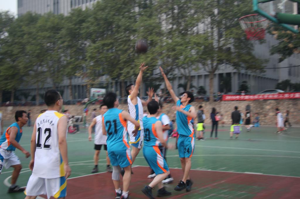 bat365官网男篮赛出马院精神