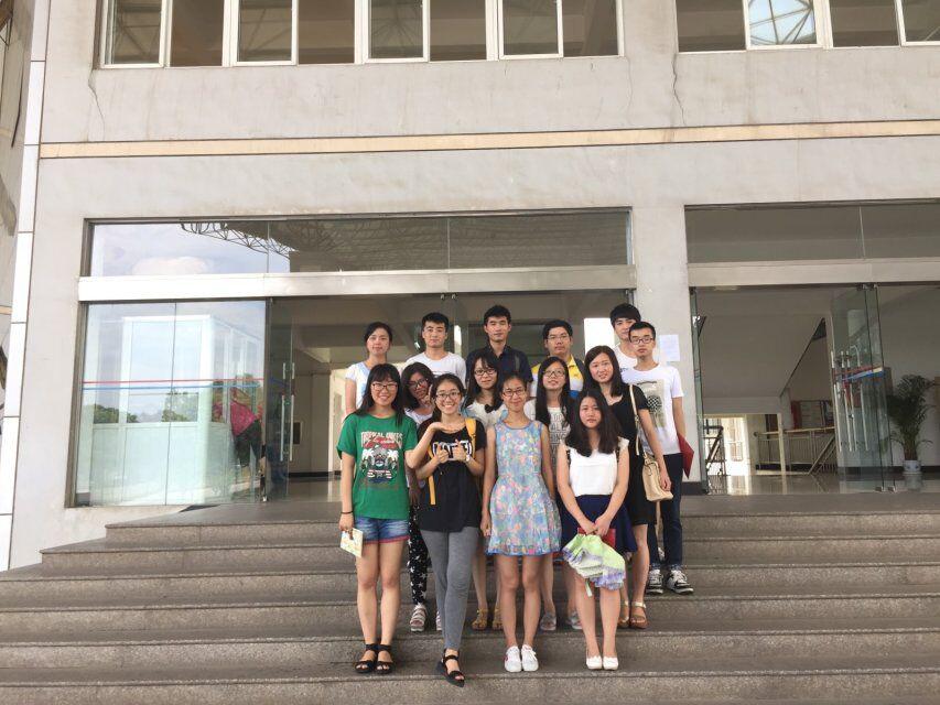 bat365官网本科生党支部换届大会顺利举行